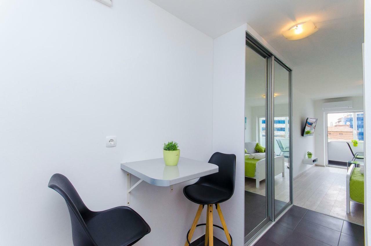 Side By Side Apartments Σπλιτ Εξωτερικό φωτογραφία