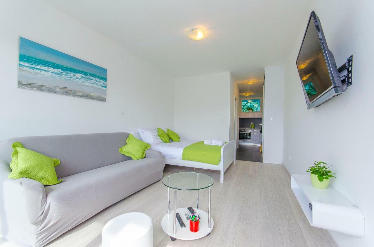 Side By Side Apartments Σπλιτ Εξωτερικό φωτογραφία