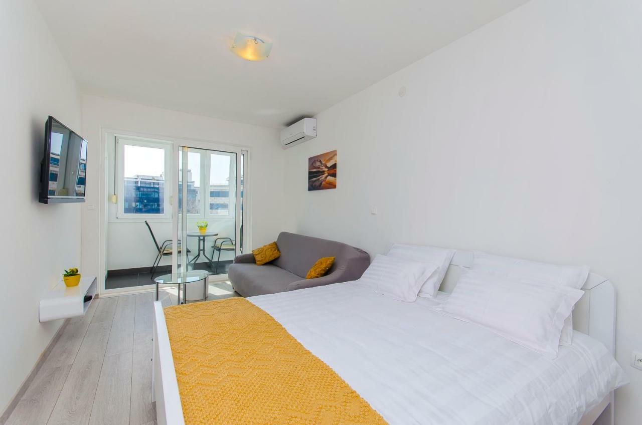 Side By Side Apartments Σπλιτ Εξωτερικό φωτογραφία