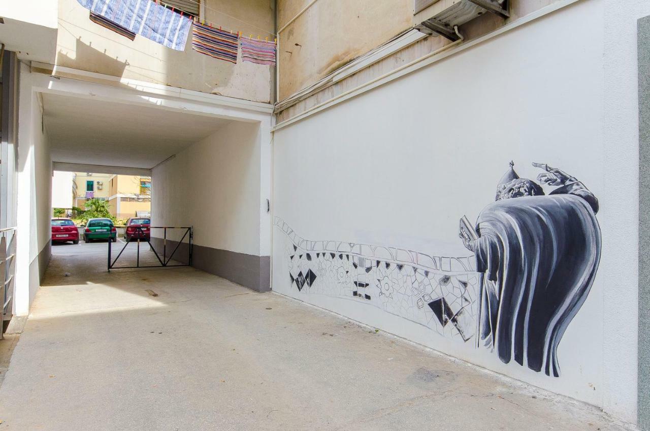 Side By Side Apartments Σπλιτ Εξωτερικό φωτογραφία