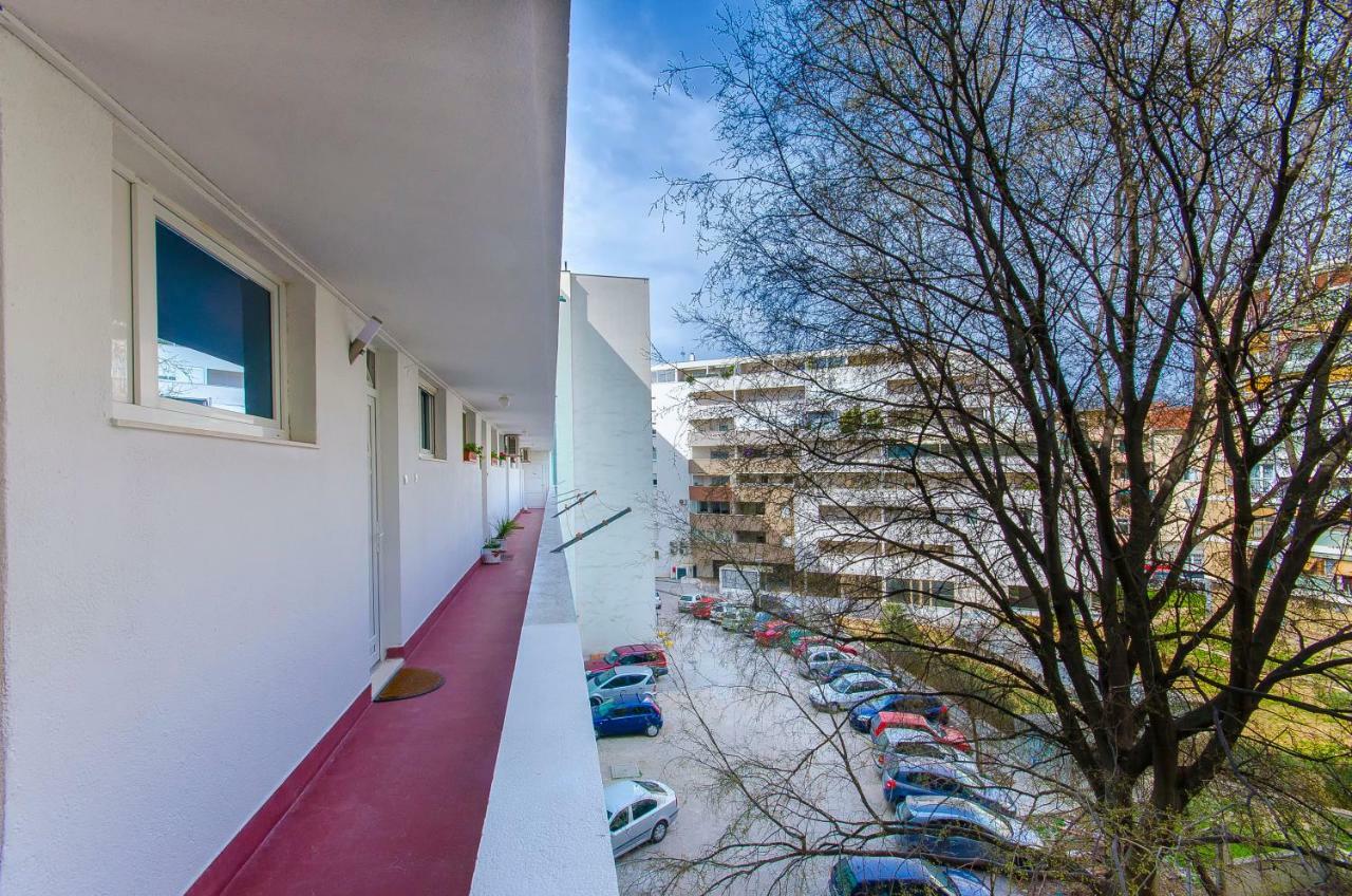 Side By Side Apartments Σπλιτ Εξωτερικό φωτογραφία
