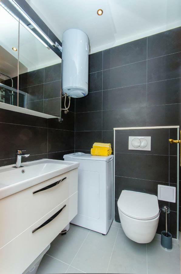 Side By Side Apartments Σπλιτ Εξωτερικό φωτογραφία
