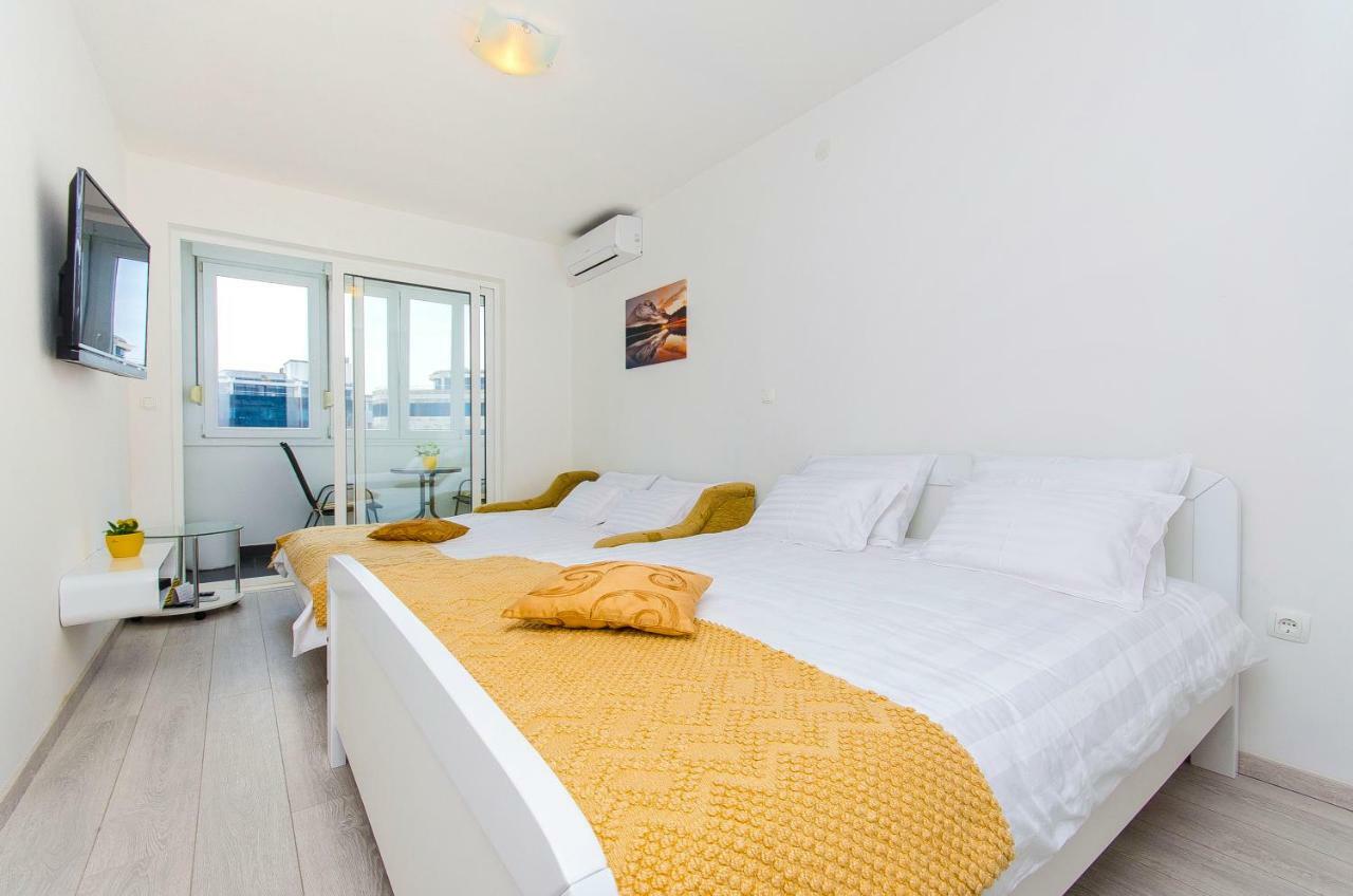 Side By Side Apartments Σπλιτ Εξωτερικό φωτογραφία