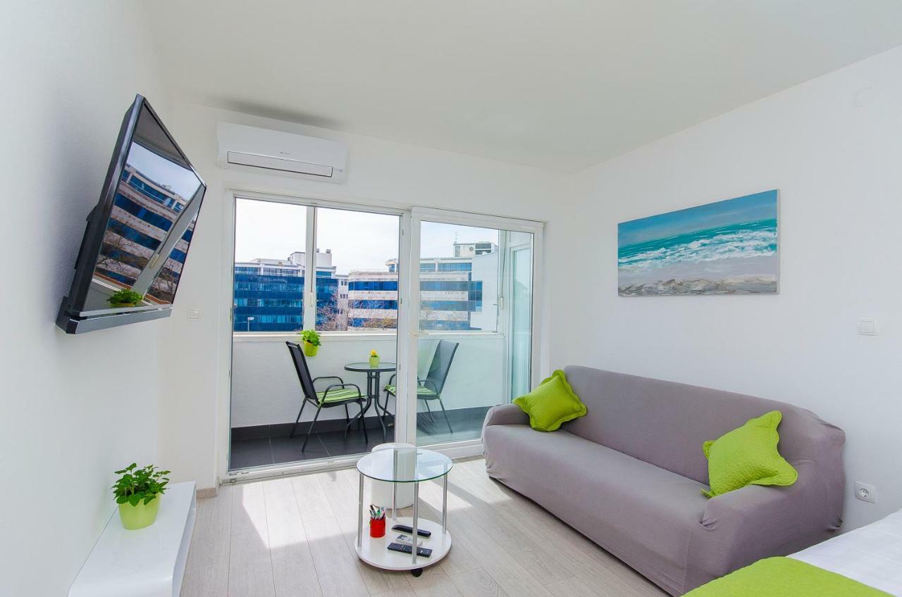 Side By Side Apartments Σπλιτ Εξωτερικό φωτογραφία