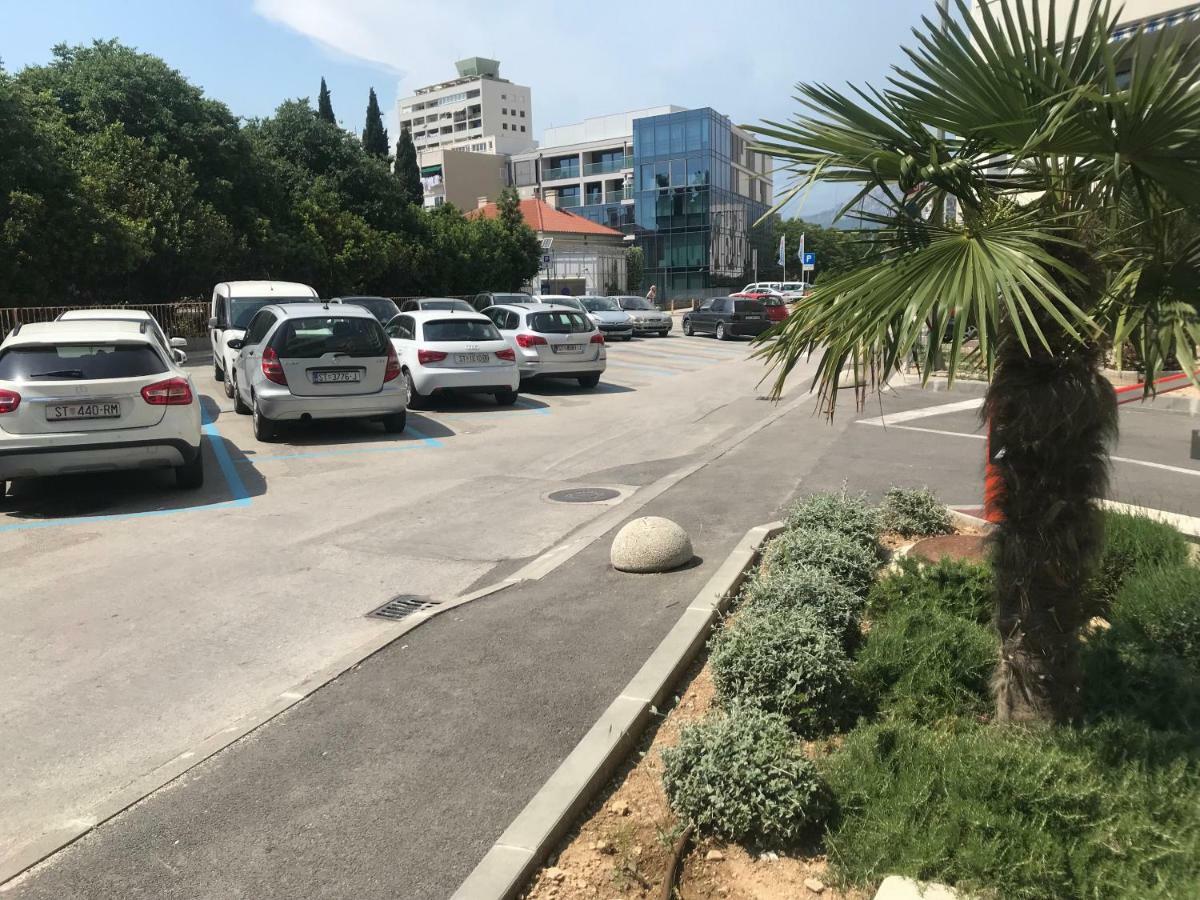 Side By Side Apartments Σπλιτ Εξωτερικό φωτογραφία